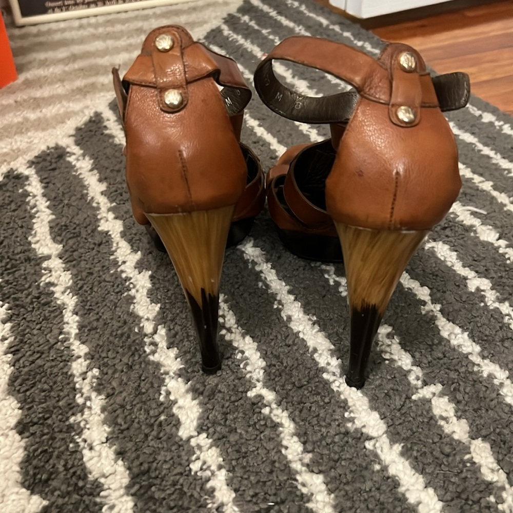 Stuart Weitzman ✨ - Picture 3 of 5